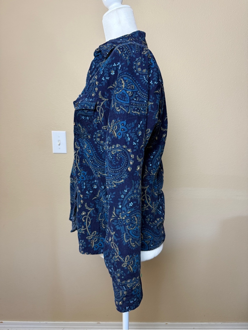 Krazy Kat blue paisley corduroy button up Size small - Picture 4 of 9
